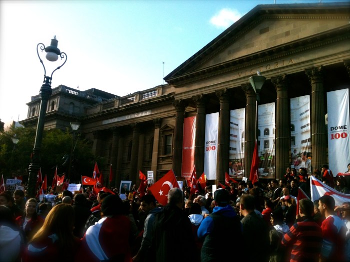 Turkish protestors outside the State Library, June 2013